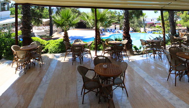 Cande Onura Holiday Village
