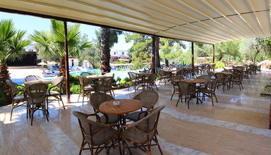 Cande Onura Holiday Village