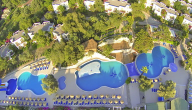 Cande Onura Holiday Village