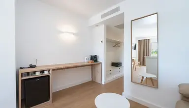 Caprice Isabel Aparthotel