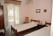 Captain's Studios & Apartments