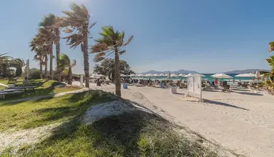 Caravia Beach & Bungalows