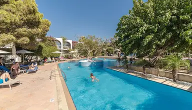 Caravia Beach & Bungalows