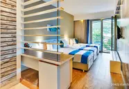 Carine Delfin Bijela