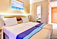 Carine Delfin Bijela