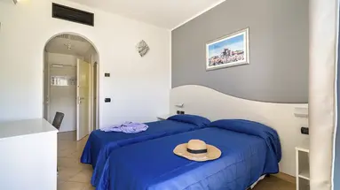 Carlton Riviera