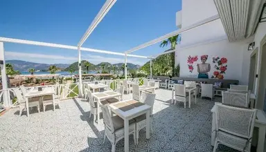 Casa & Blanca Boutique