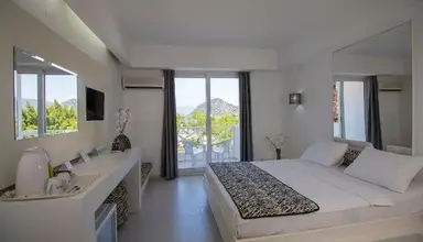 Casa & Blanca Boutique