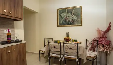 Casa Lyristis