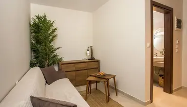 Casa Lyristis