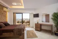 Casa Lyristis