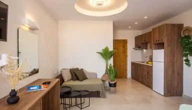 Casa Lyristis