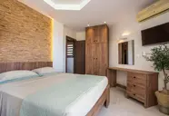 Casa Lyristis