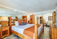 Castle Bamboo Waikiki