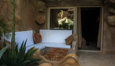 Caves Beach Resort