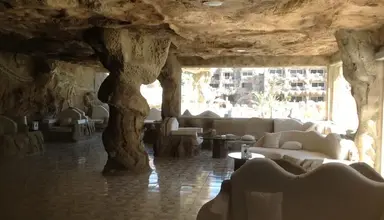Caves Beach Resort