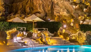 Caves Beach Resort