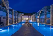 Cavo Suites