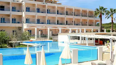 Cavomarina Beach