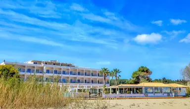 Cavomarina Beach
