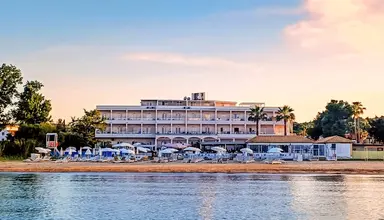 Cavomarina Beach