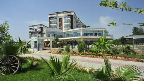 Hotel Cenger Beach Resort