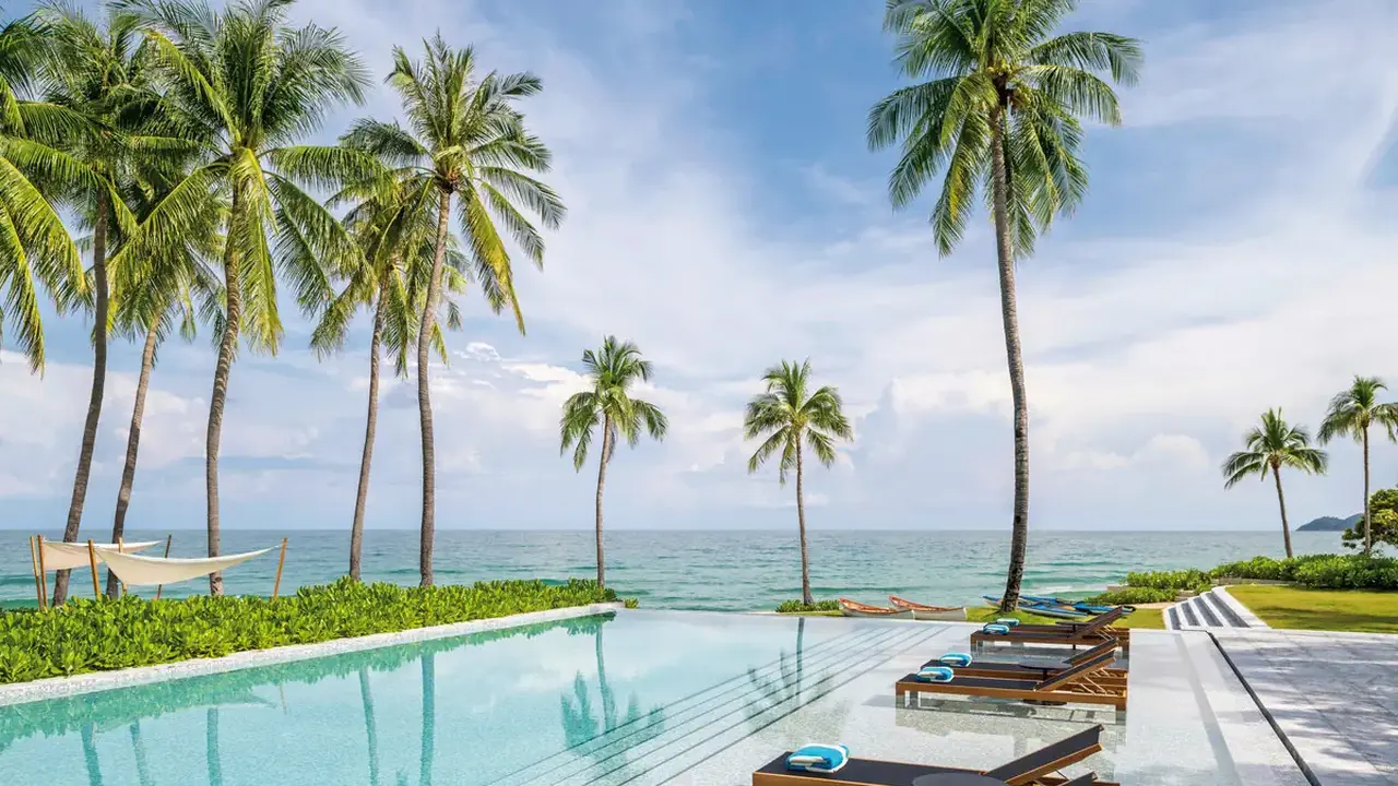 Centara Grand Beach