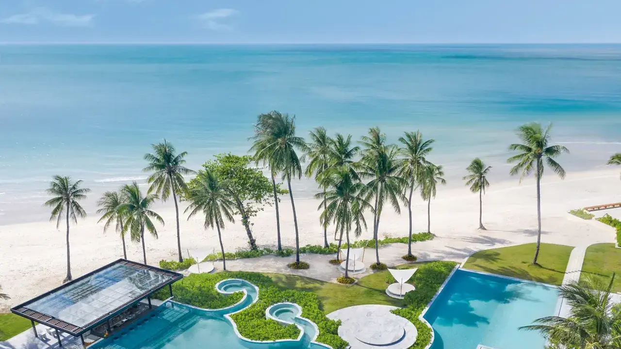 Centara Grand Beach