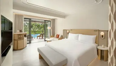Centara Grand Beach