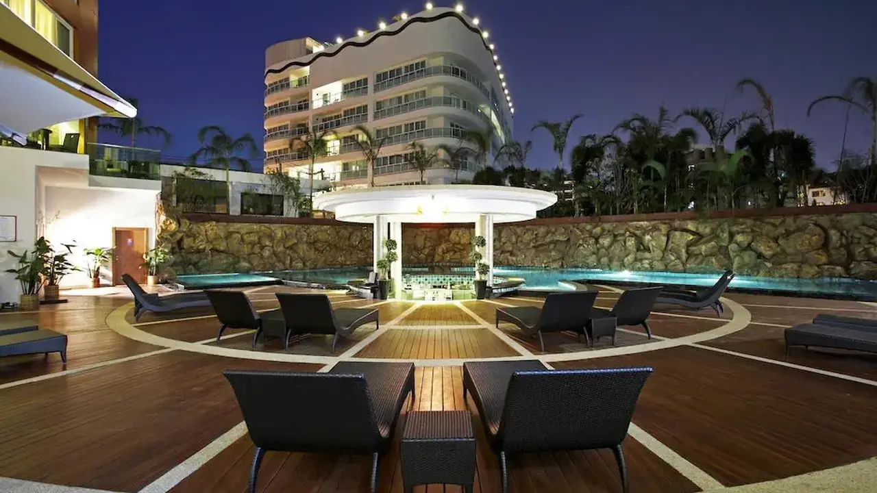 Centara Nova & Spa