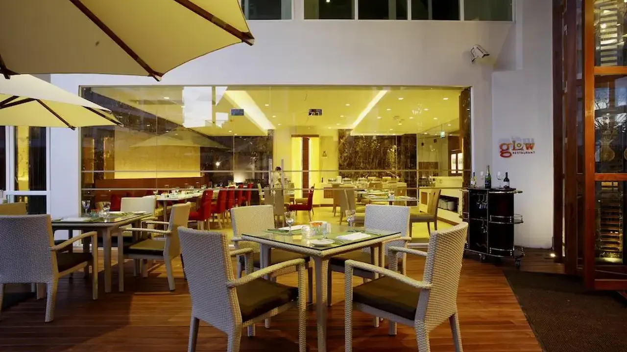 Centara Nova & Spa