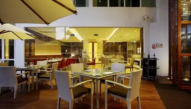 Centara Nova & Spa
