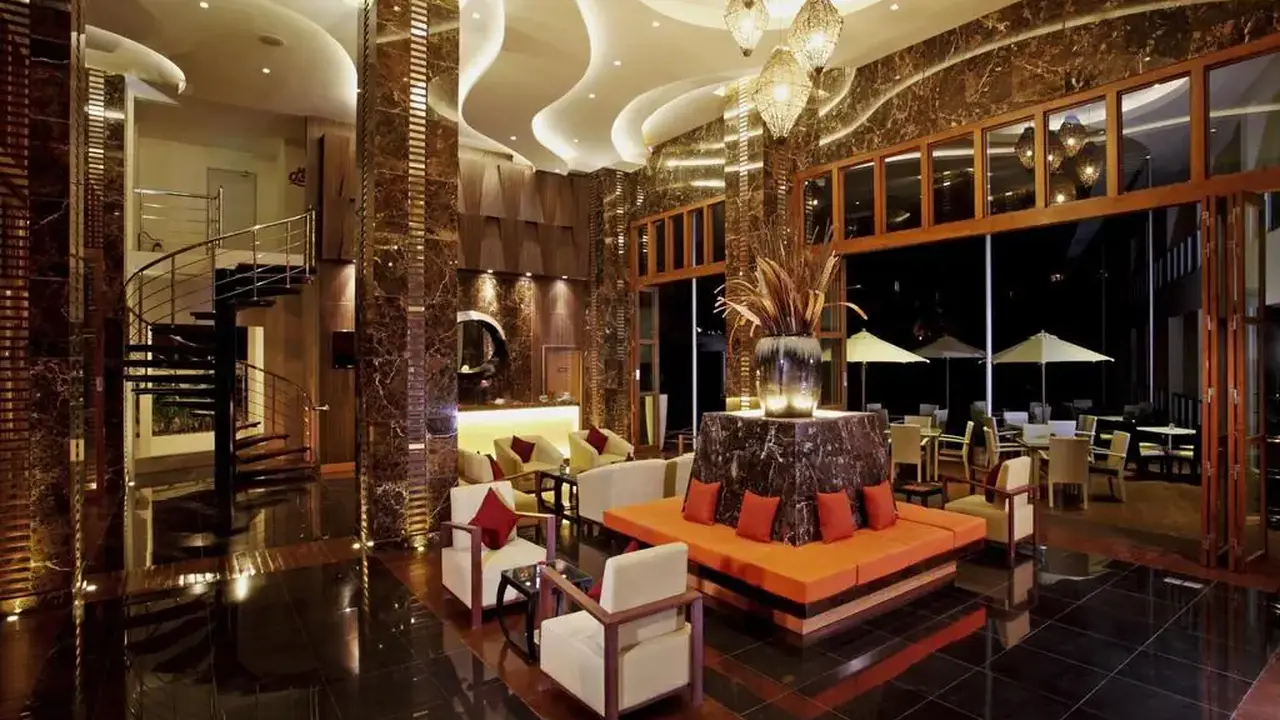 Centara Nova & Spa
