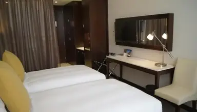 Centro Al Manhal by Rotana