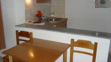 Chris Apartments