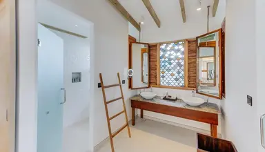 Cinnamon Hakura Huraa
