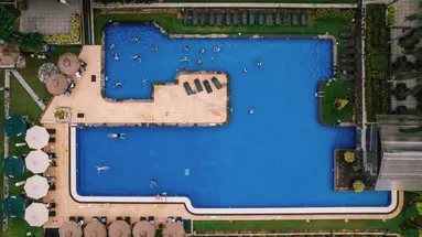 Cinnamon Lakeside