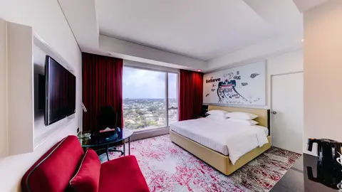 Hotel Cinnamon Red