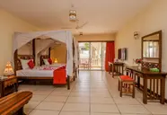 CityBlue Creekside Hotel & Suites