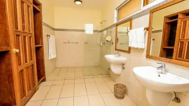 CityBlue Creekside Hotel & Suites