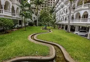 CityBlue Creekside Hotel & Suites