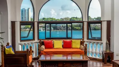 CityBlue Creekside Hotel & Suites