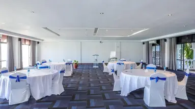 CityBlue Creekside Hotel & Suites