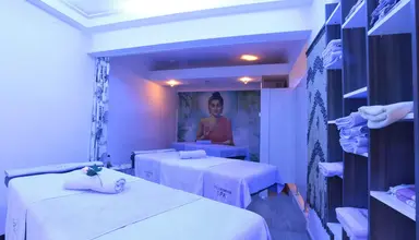 Cleopatra Golden