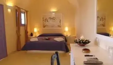 Cliff Side Suites