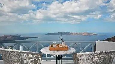 Cliff Side Suites