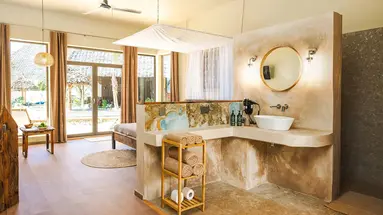 Clove Island Essence & Spa