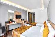 Clover Magic Park Side