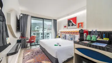 Clover Patong
