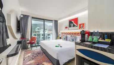 Clover Patong